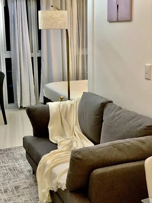 Apartment Uptown Parksuites Tower 2 Manila Philippines
