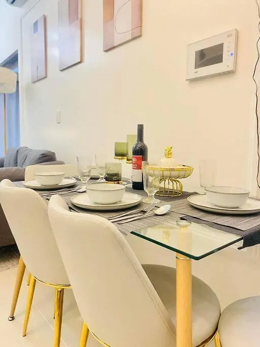 Uptown Parksuites Tower 2 Manila 0*,  Philippines