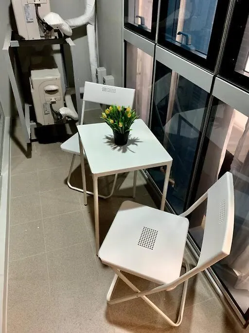 Uptown Parksuites Tower 2 Manila Apartment
