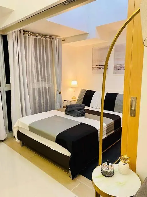 Uptown Parksuites Tower 2 Manila
