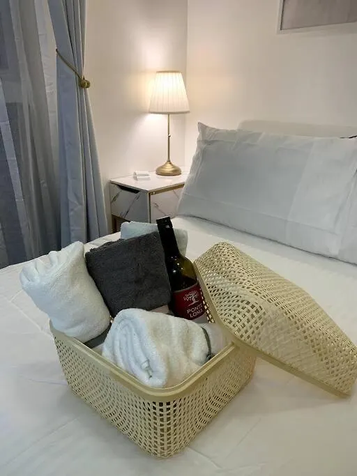Uptown Parksuites Tower 2 Manila 0*,